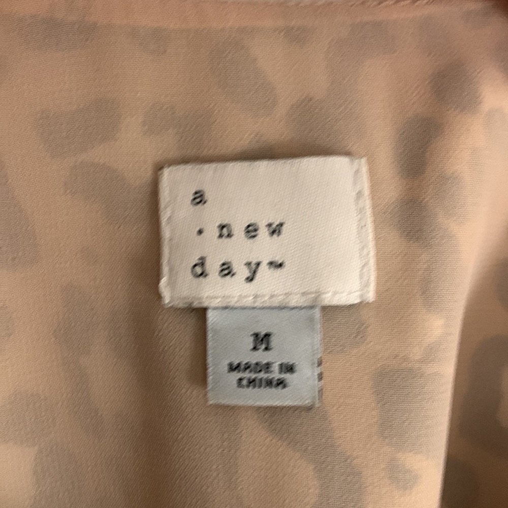A New Day Leopard Print Tank 🐆 - Picture 2 of 3